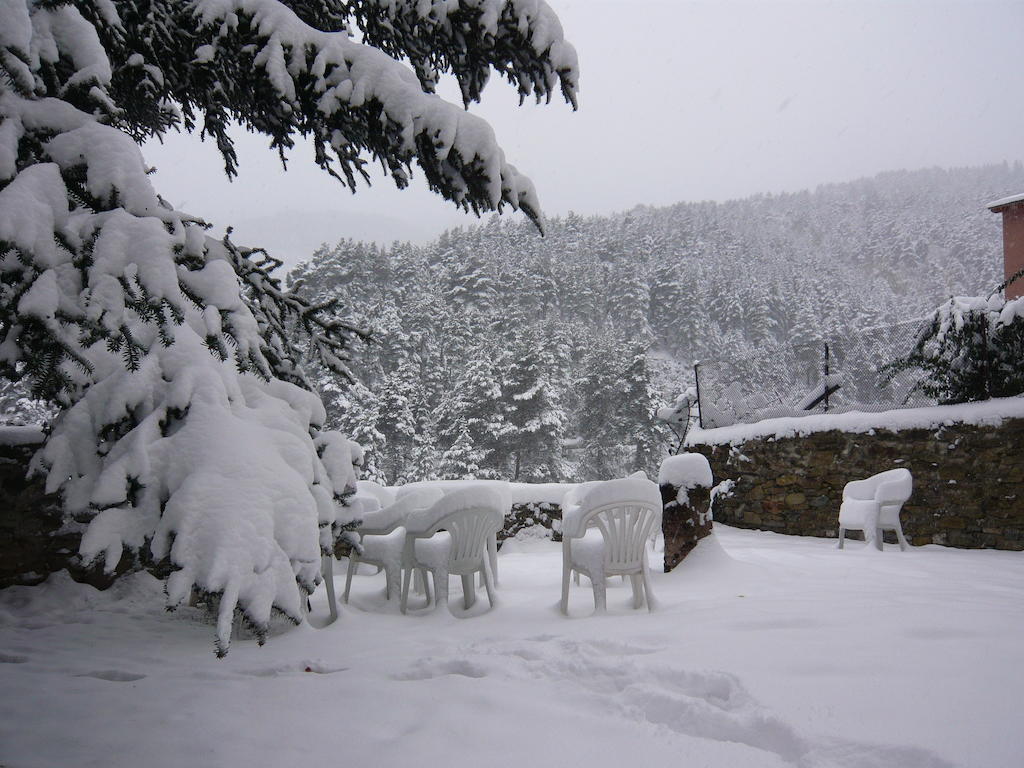 Xalet-Refugi U.E.C. Hostel La Molina  Exterior photo